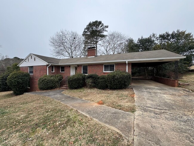 Building Photo - Brick 3/1.5 bath house with bonus in North...