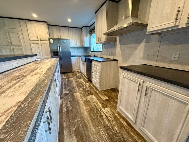 Building Photo - 1209 Pleasant Hill Church Rd