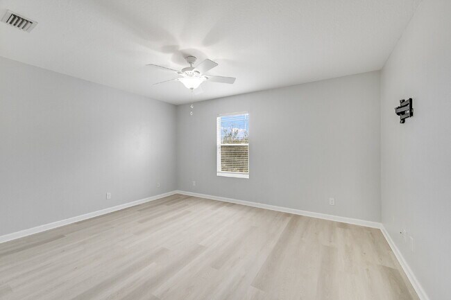 Building Photo - End Unit in Lake Washington Townhomes!!