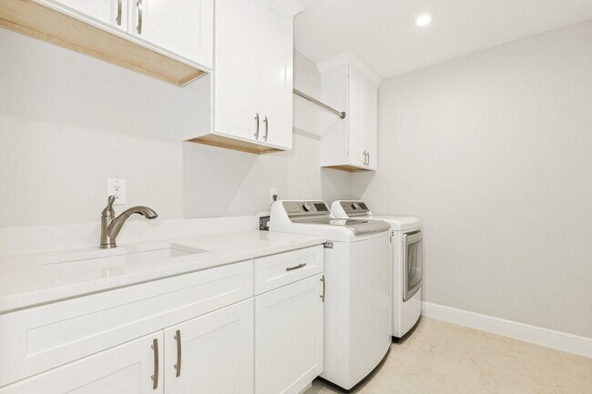 Building Photo - 5741 Grand Sonata Ave