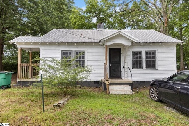 Primary Photo - 1 Bedroom 1 Bathroom Duplex
