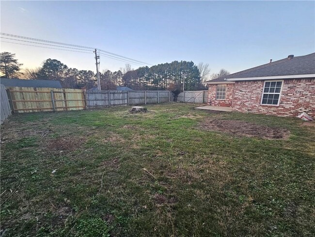 Building Photo - 2326 W Roselawn St