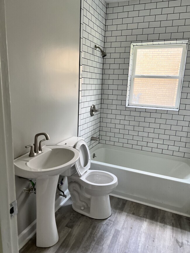 Building Photo - Southwestern Parkway