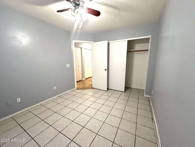 Building Photo - 8520 W Palm Ln