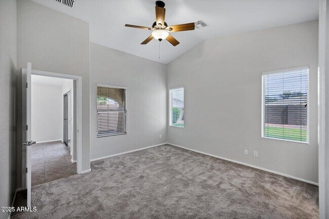 Building Photo - 2943 E Mead Dr