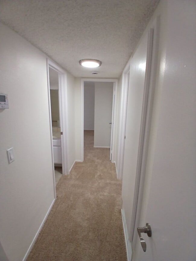 Building Photo - !!!!! Large 2BD Condo with parking in Alamitos !!!!