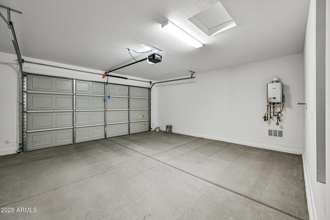Building Photo - 11196 N 168th Dr