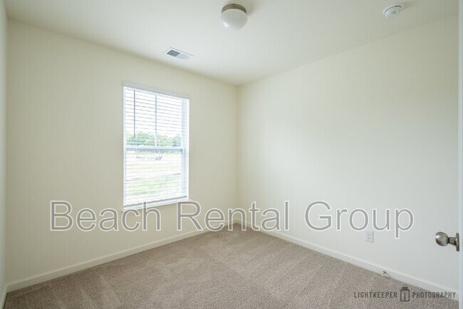 Building Photo - 209 Banbury Ln