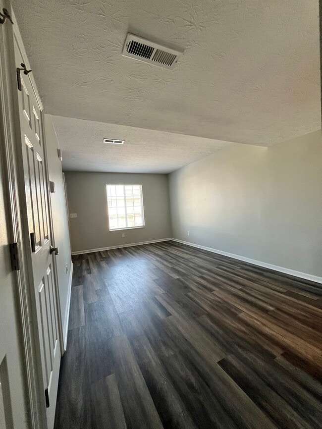 Building Photo - 2630 Crisnic Ct