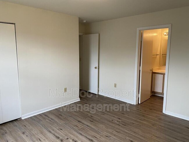 Building Photo - 38 White Pine Cir