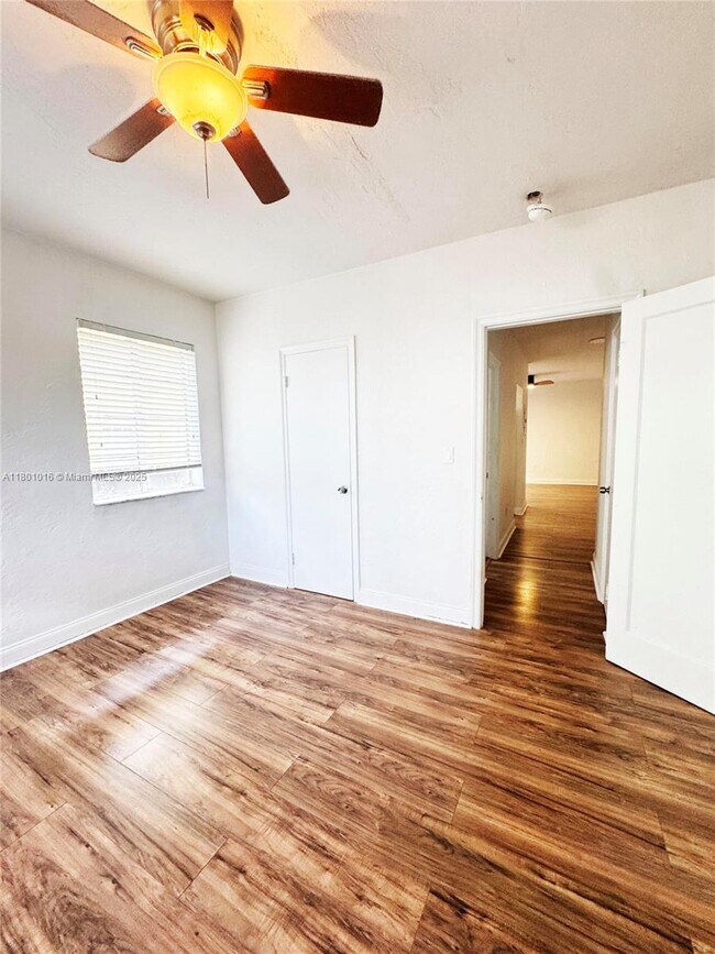 Building Photo - 7510 Byron Ave