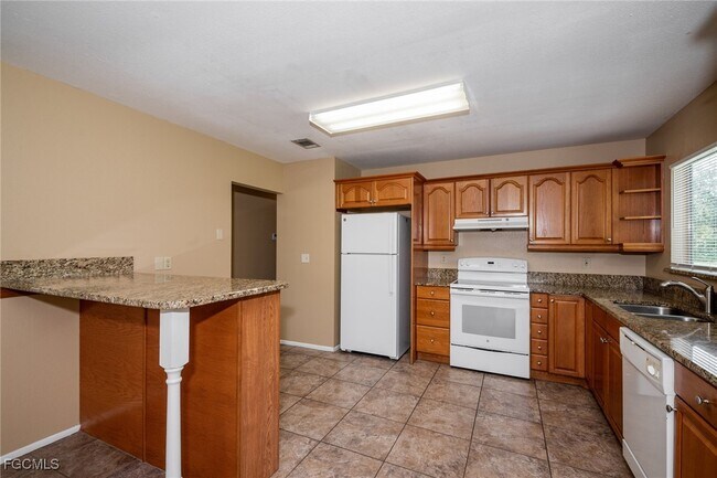 Building Photo - 2536 Vestridge St