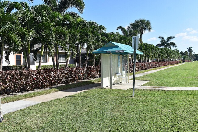 Building Photo - 2689 Dudley Dr W