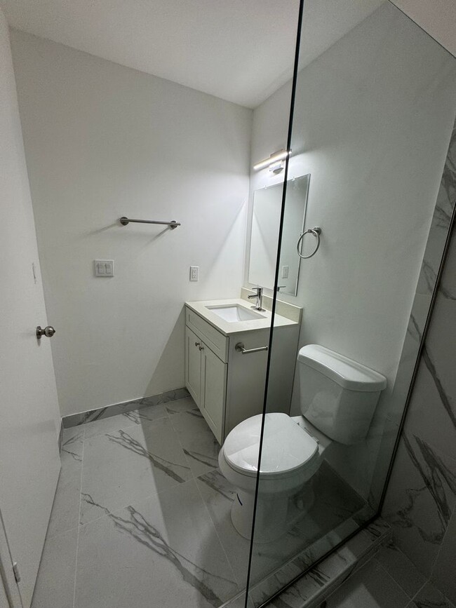 Building Photo - Brand New 2 Bedroom 1 Bath ** Nuevo 2 Habi...