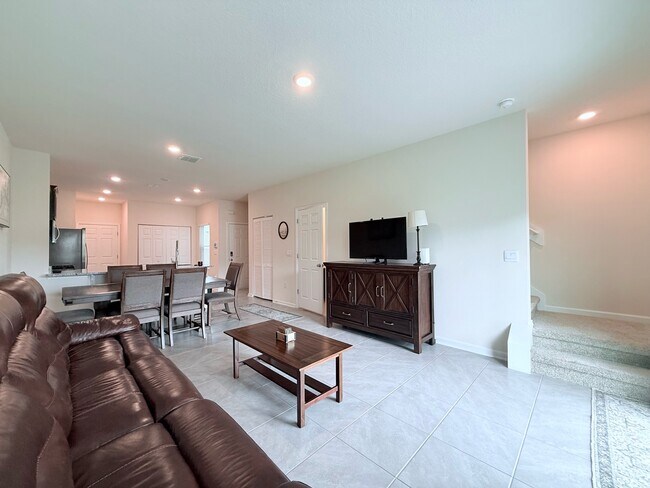 Building Photo - 48 Java Ln