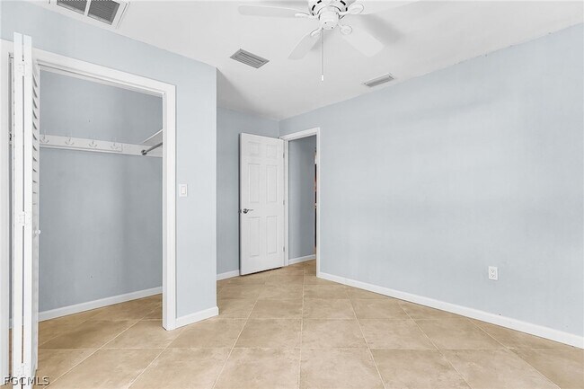 Building Photo - 2371 Baybreeze St