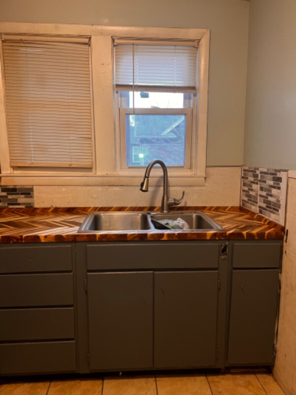 Building Photo - 64-66 Knollwood St