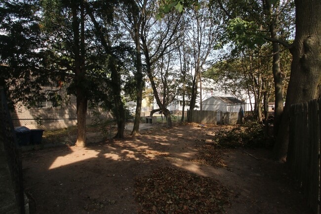 Building Photo - 39 Farren Ave