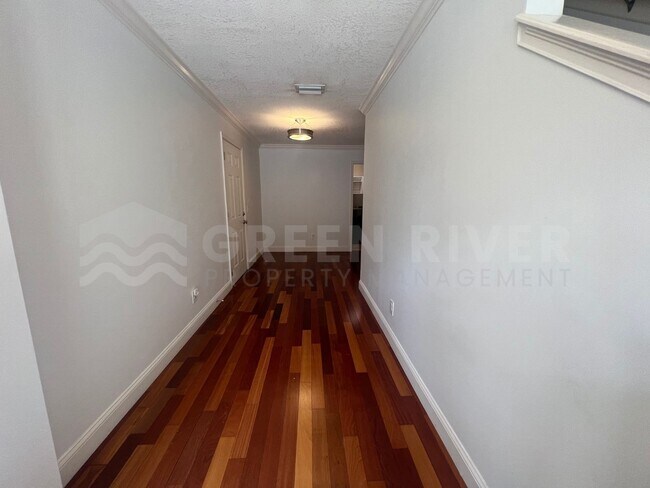 Building Photo - Amazing 4 bedroom home with St Johns River Views Available Now!