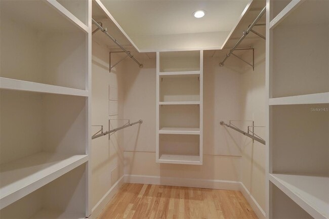 Building Photo - 2958 Meadow Wood Dr