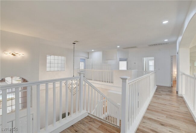 Building Photo - 871 Rainbolt Ln