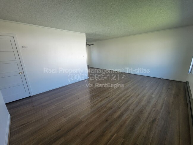 Building Photo - 1003 Torbett St