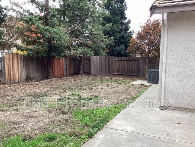 Building Photo - 10012 Mosaic Way