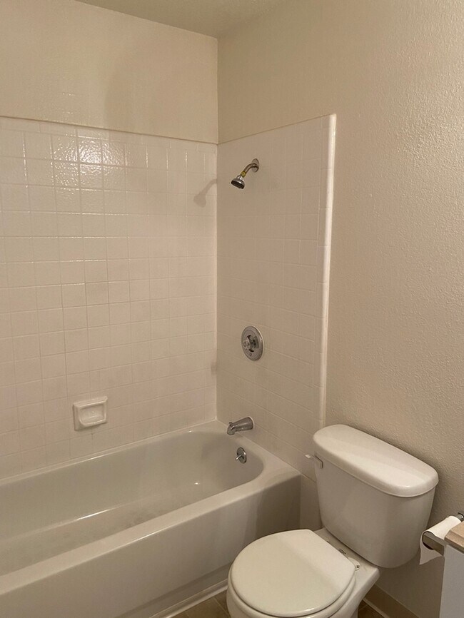 Building Photo - Charming duplex in Folsom!