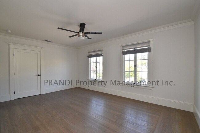 Building Photo - 1533 4th St