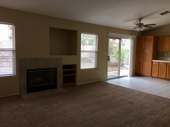 Building Photo - Silver Creek area. 4BD 2 BA. CLEAN,  NEWLY PAINTED