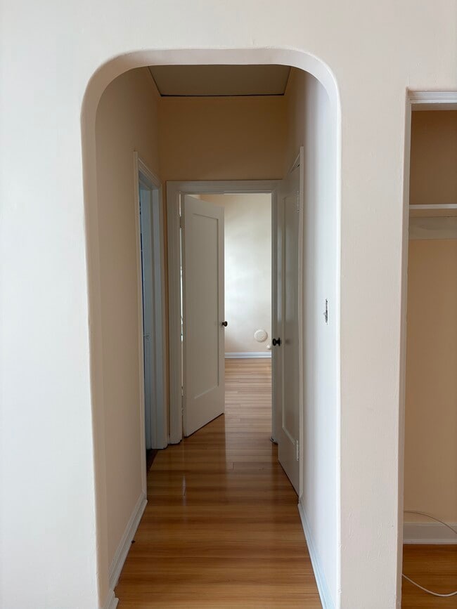 Hallway to Bathroom and Bedroom - 1327 S Gramercy Pl