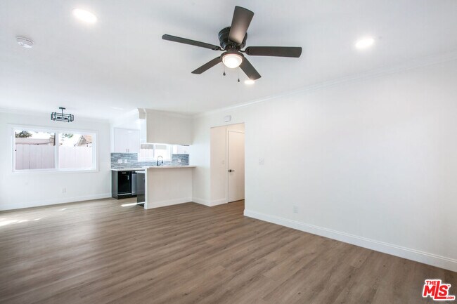 Building Photo - 117 Avenida Algodon