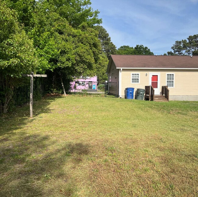 Building Photo - 1710 Garland St