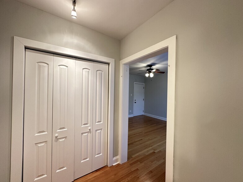 Building Photo - 623 W Patterson Ave