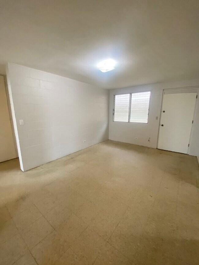 Building Photo - 3 Bedroom / 1 Bath at the Su Casa