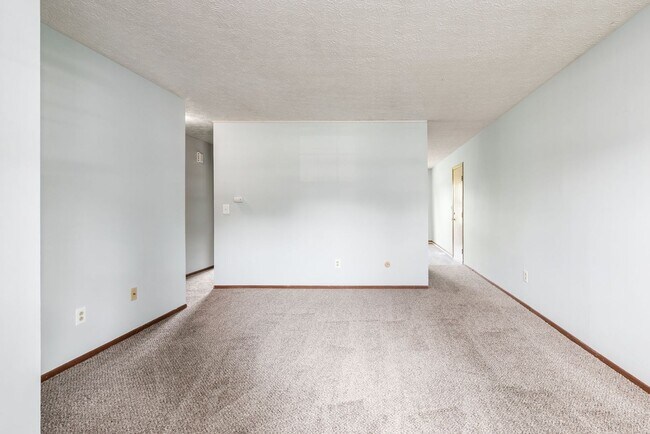 Building Photo - 3862-3864 Petzinger Road