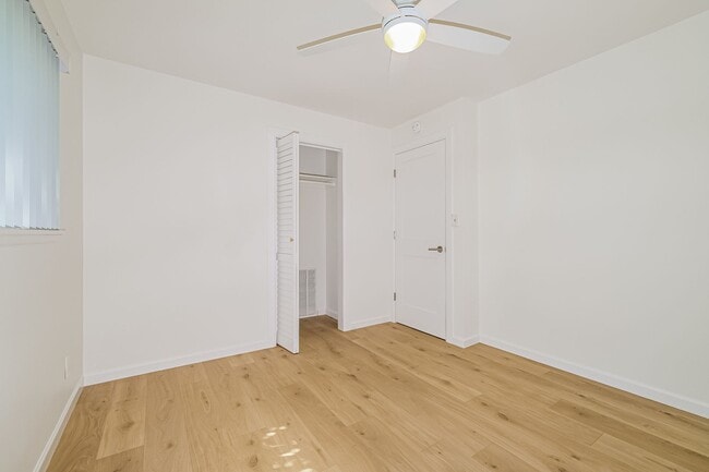 Building Photo - Warm and Welcoming 3 Bedroom in Prime Seattle Location