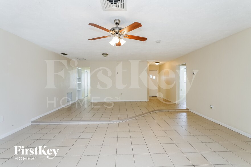 Building Photo - 6910 297th Ave N