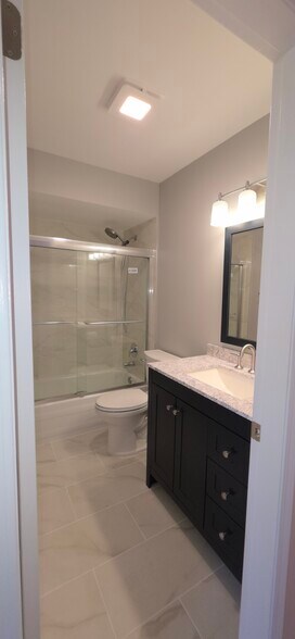 Building Photo - 4132 Cove Ln