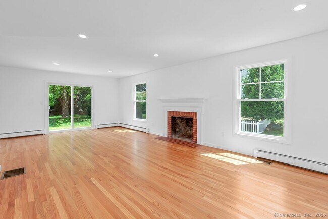 Building Photo - 214 Mixville Rd