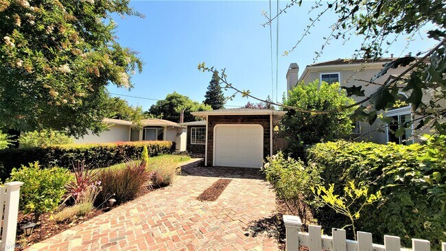 Building Photo - 2 br, 1 bath House - 604 9th Avenue