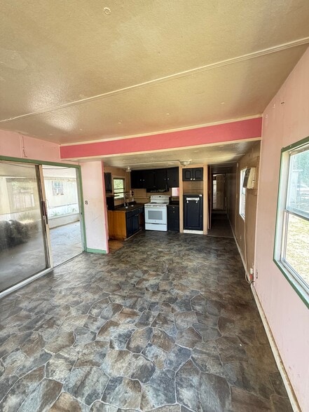 Building Photo - 920 Boardwalk Ln