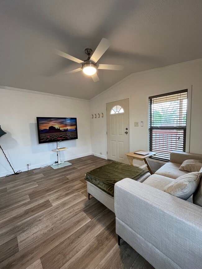Building Photo - 4313-4312 Condesa Dr NW