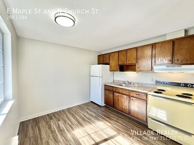 Building Photo - 361 E Maple St