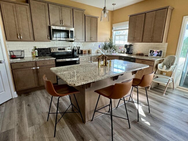 Building Photo - 3457 River Farm Dr
