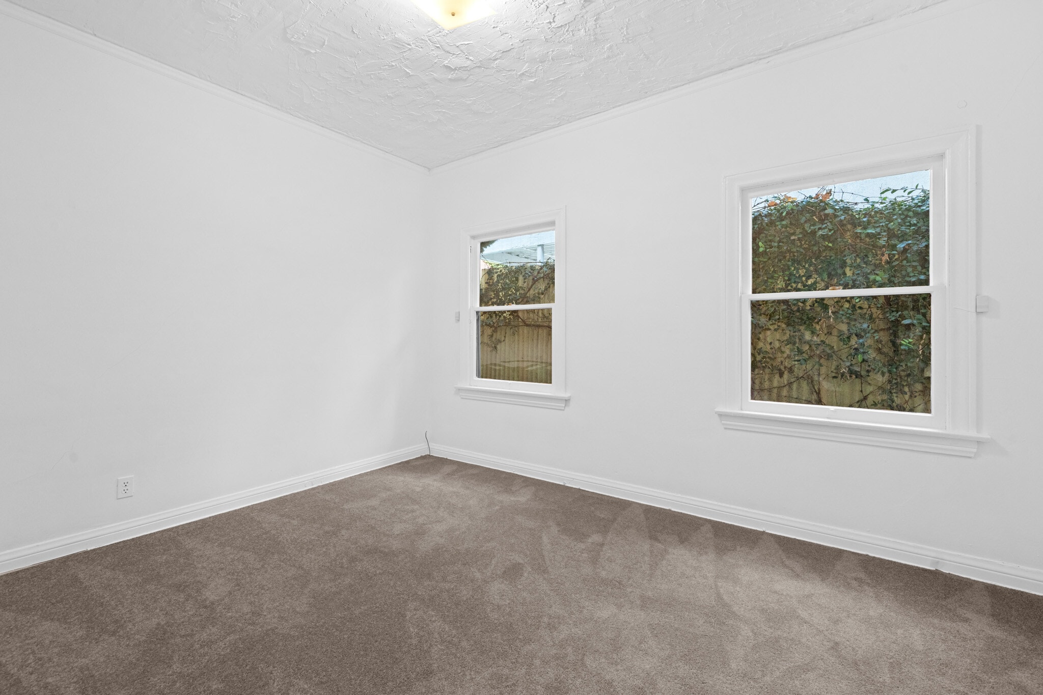 Building Photo - 429 N Gardner St