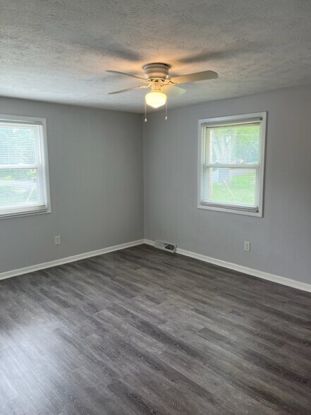 MASTER BEDROOM - 306 Pershing Ave NW