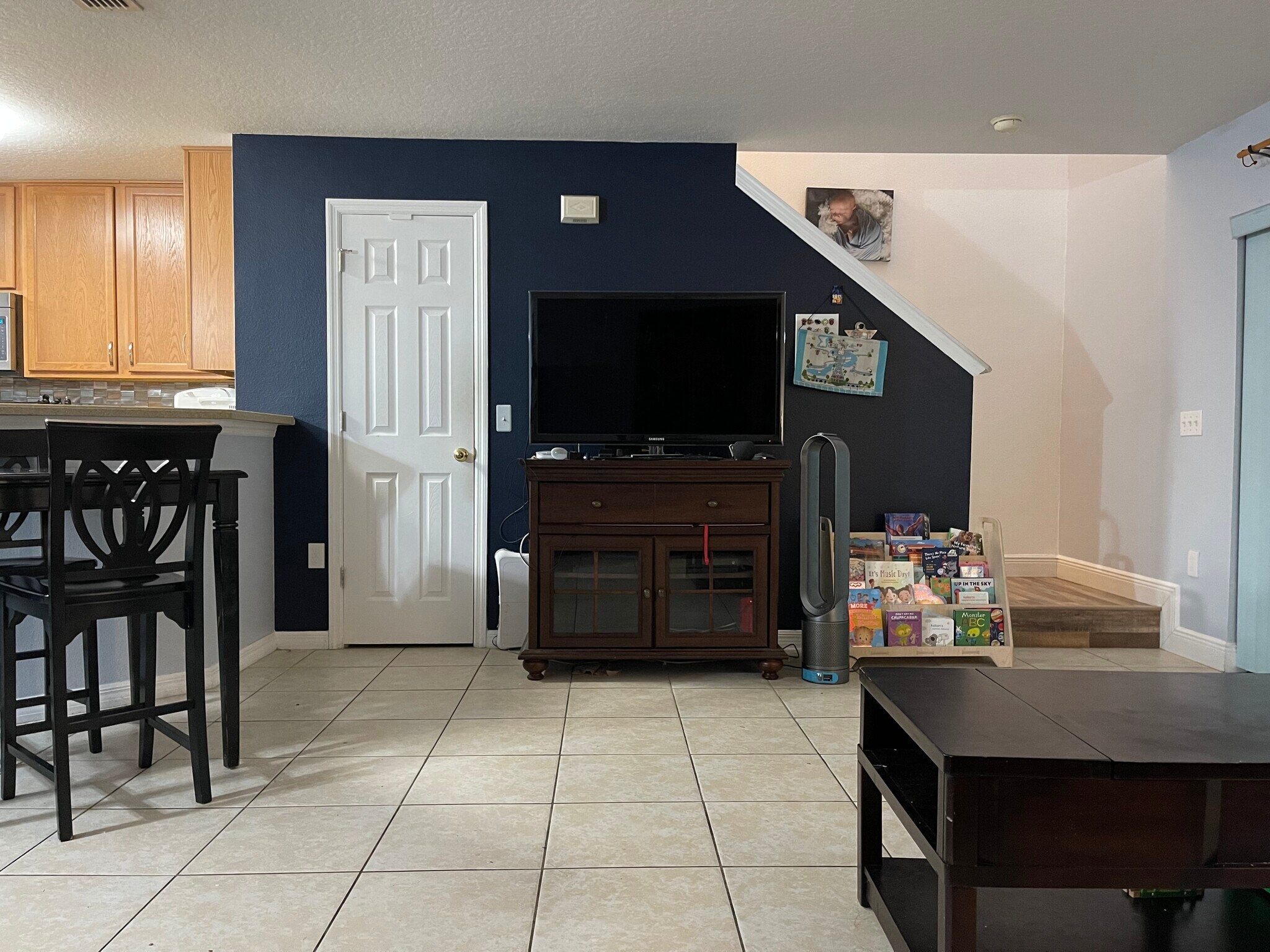 Building Photo - 2452 Hassonite St