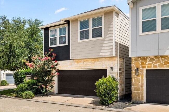 Building Photo - 9914 Brickhouse Dr