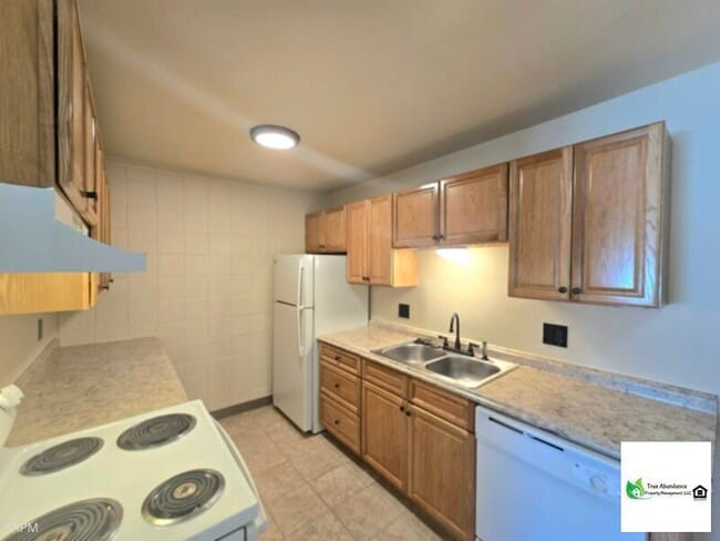 Building Photo - Charming Two Bedroom apt in Windsor CO!